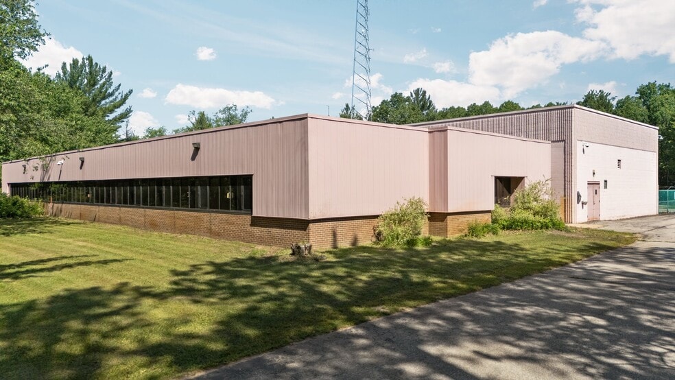 890 Island Lake Rd NW, Kalkaska, MI for sale - Building Photo - Image 1 of 13