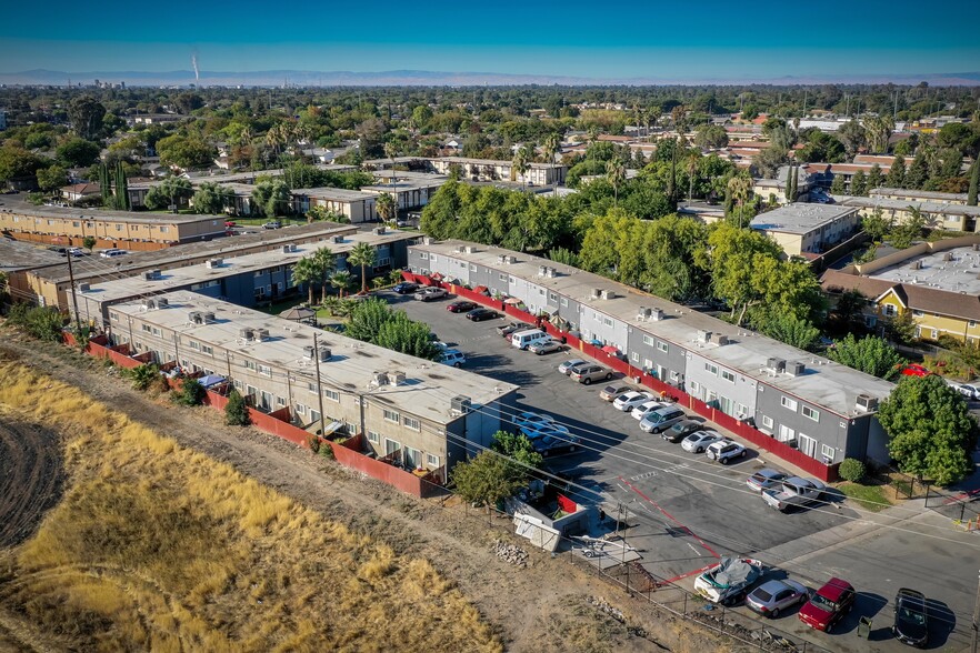 4404 Manchester Ave, Stockton, CA for sale - Primary Photo - Image 1 of 11