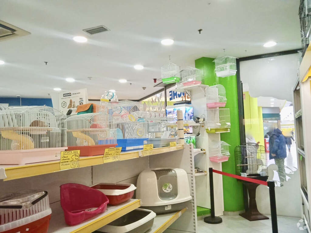 Retail in Madrid, Madrid for sale Interior Photo- Image 1 of 2