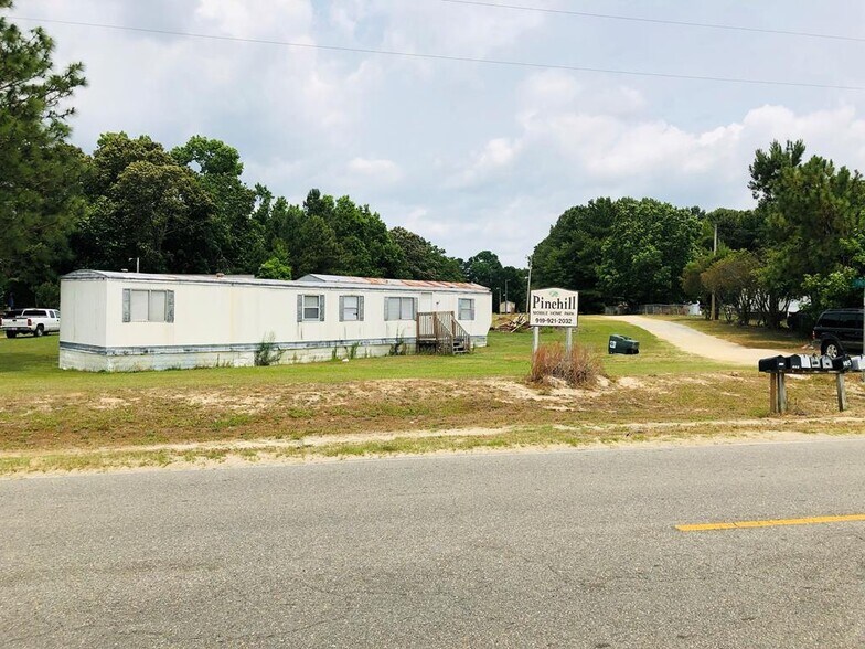 101 Pinehill Rd, Dudley, NC 28333