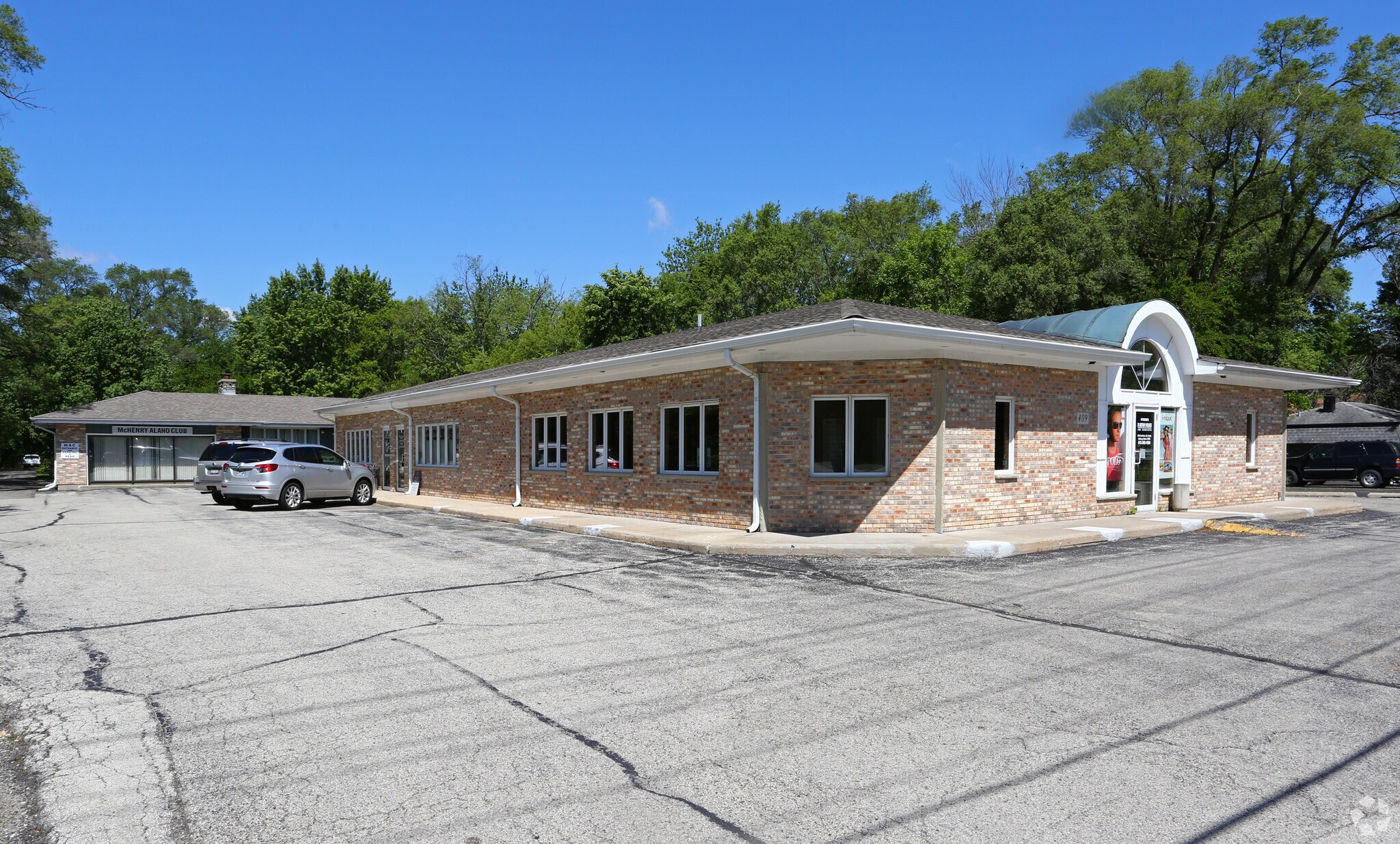 409 Front St, McHenry, IL for sale Primary Photo- Image 1 of 1