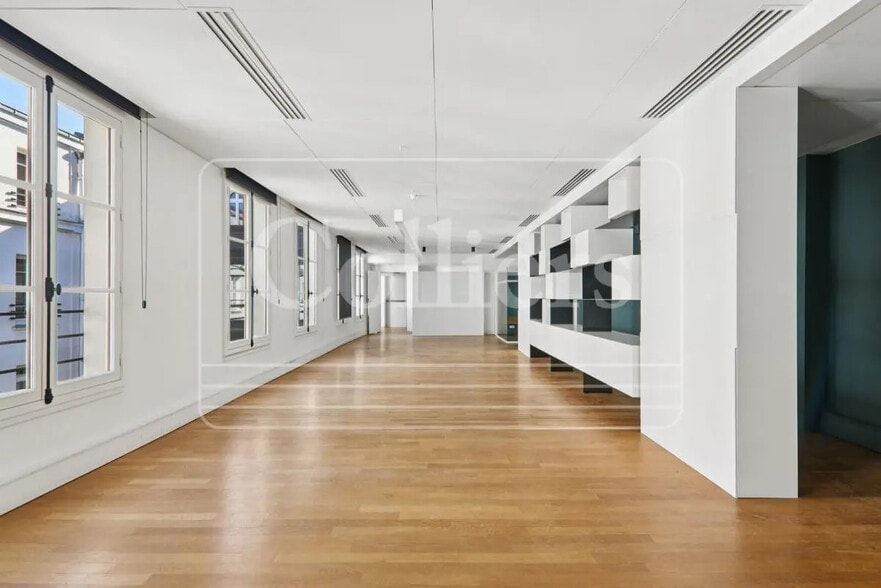 74 Rue Du Faubourg Saint-Antoine, Paris for lease - Interior Photo - Image 2 of 17