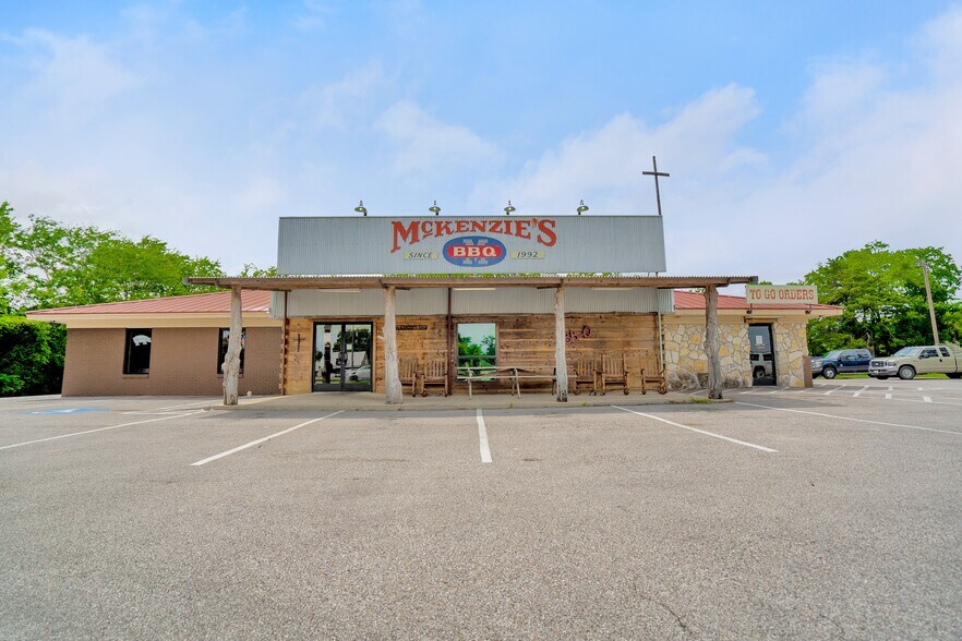 1711 Main, Madisonville, TX for sale - Building Photo - Image 1 of 1