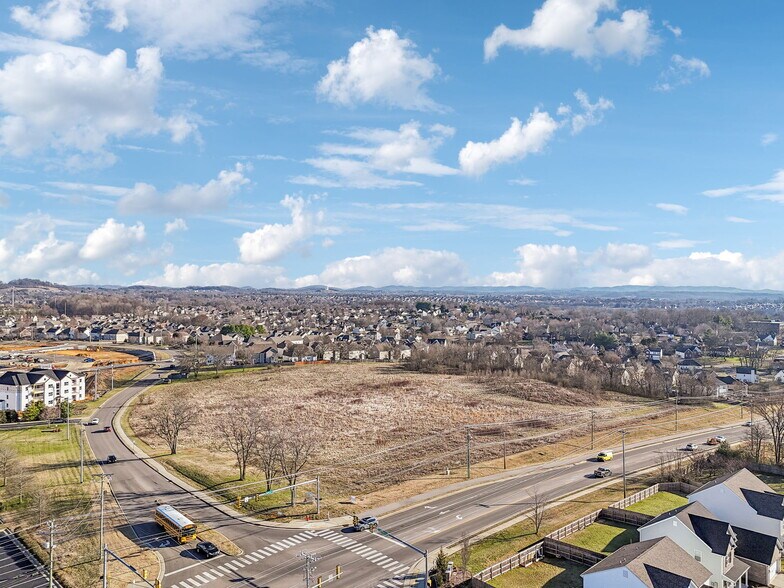 Commonwealth Drive, Spring Hill, TN for sale - Building Photo - Image 2 of 11