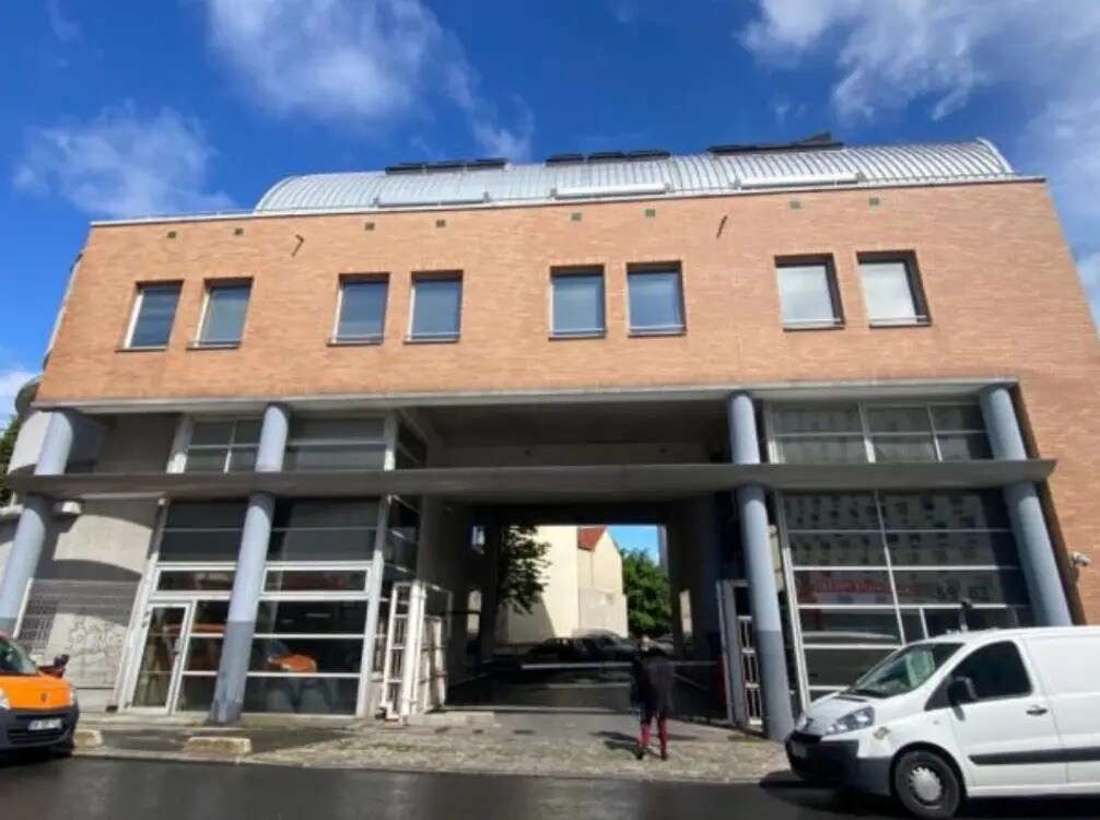Office in Saint-Ouen-sur-Seine for lease Building Photo- Image 1 of 10