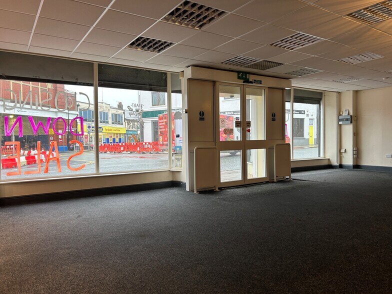 5 New Oxford St, Workington for lease - Building Photo - Image 2 of 6