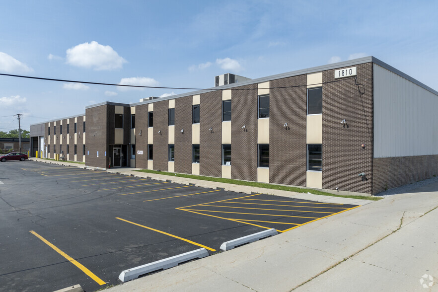 1810 N 5th Ave, River Grove, IL for lease - Building Photo - Image 3 of 8