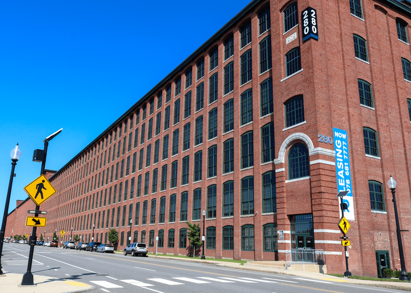 280 Merrimack St, Lawrence, MA for lease - Building Photo - Image 1 of 18