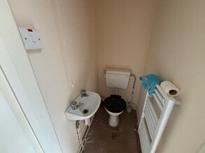 56 Rhosmaen St, Llandeilo for lease Interior Photo- Image 2 of 6