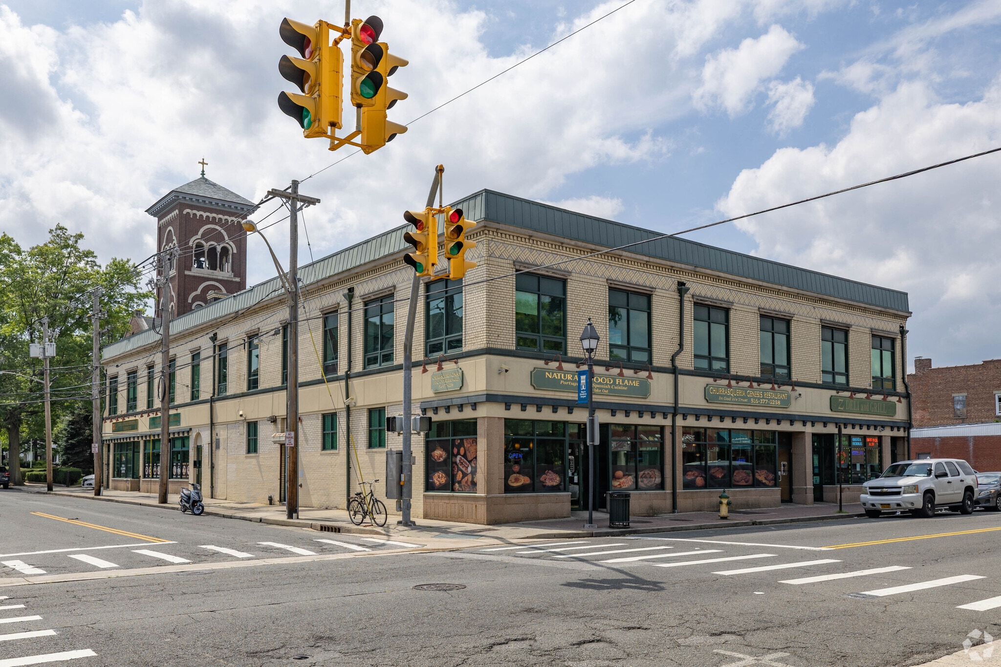 40-44 Guy Lombardo Ave, Freeport, NY for lease Building Photo- Image 1 of 4