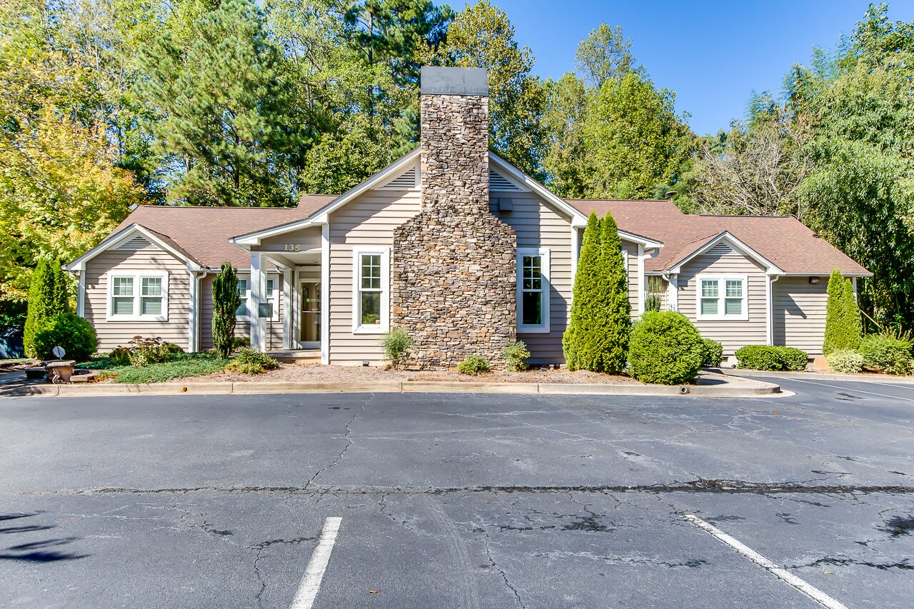 135 Professional Park Dr, Seneca, SC for lease Primary Photo- Image 1 of 46