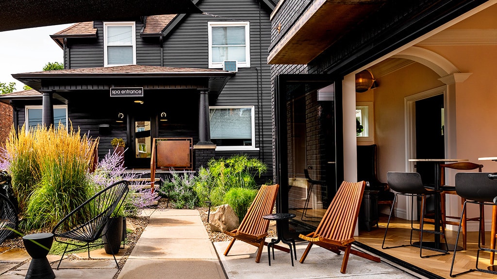 17917-17919 Detroit Ave, Lakewood, OH for sale Primary Photo- Image 1 of 49