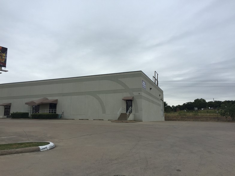 7301 W Pioneer Pky, Arlington, TX for lease - Building Photo - Image 2 of 6