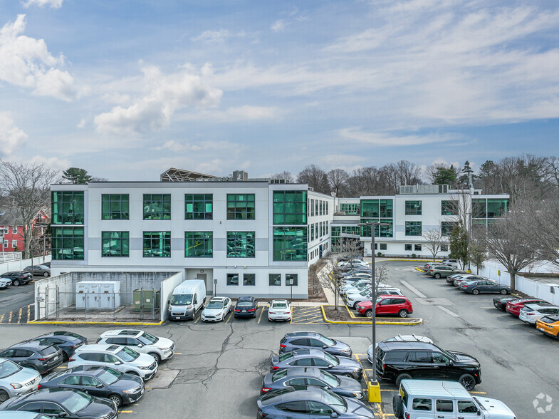 625 Mount Auburn St, Cambridge, MA for lease - Primary Photo - Image 1 of 5