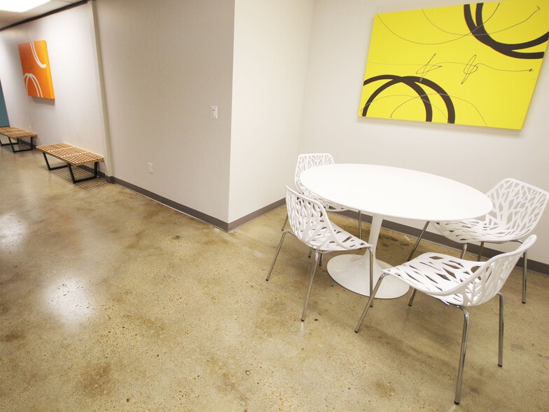 7322 Southwest Fwy, Houston, TX for lease - Interior Photo - Image 3 of 8