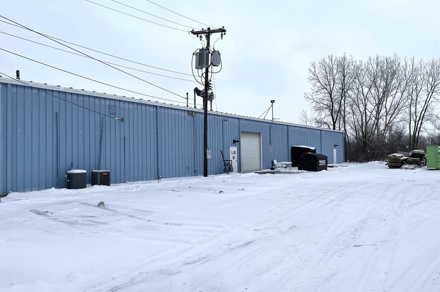 400 W Elm St, North Baltimore, OH for lease - Building Photo - Image 3 of 7