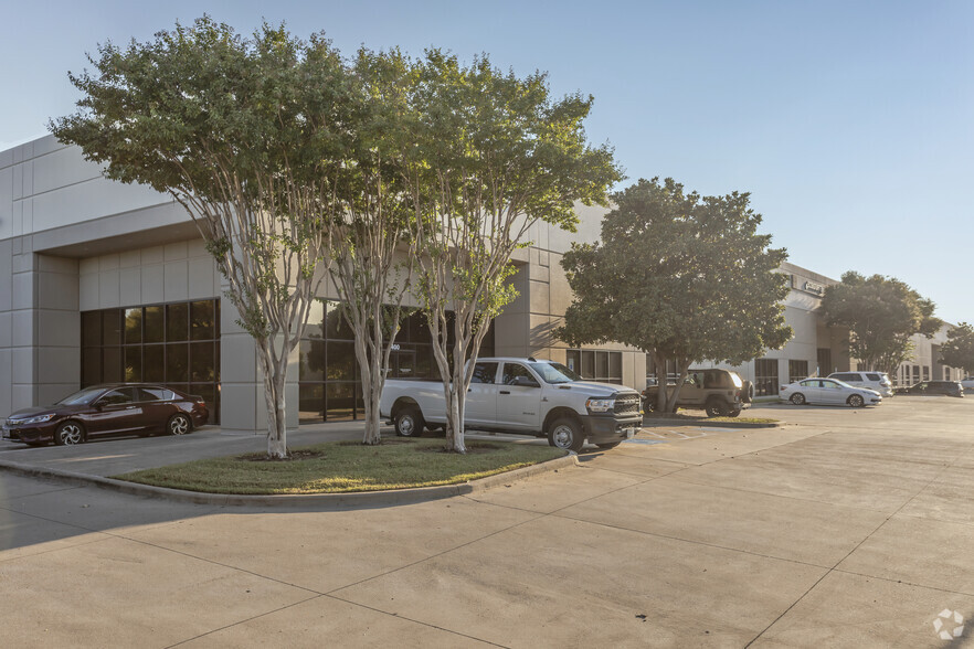 800 Industrial Blvd, Grapevine, TX for lease - Building Photo - Image 3 of 6