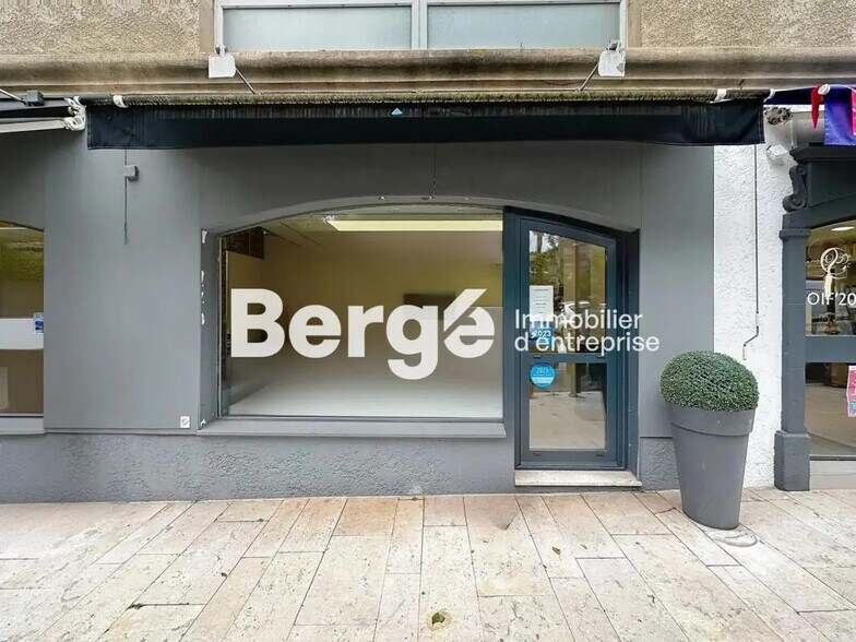 Retail in Mougins for lease - Building Photo - Image 2 of 6