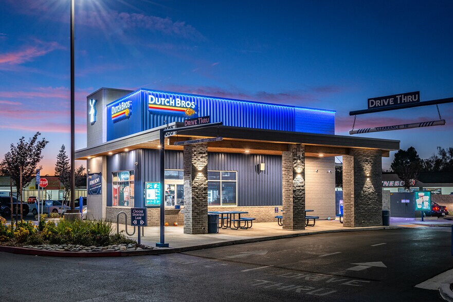 7811-7895 Lichen Dr, Citrus Heights, CA for lease - Building Photo - Image 3 of 3