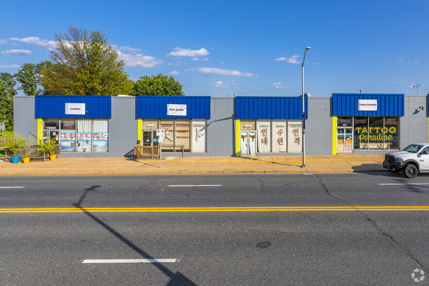 15871-15883 Redland Rd, Rockville, MD for lease - Building Photo - Image 3 of 6