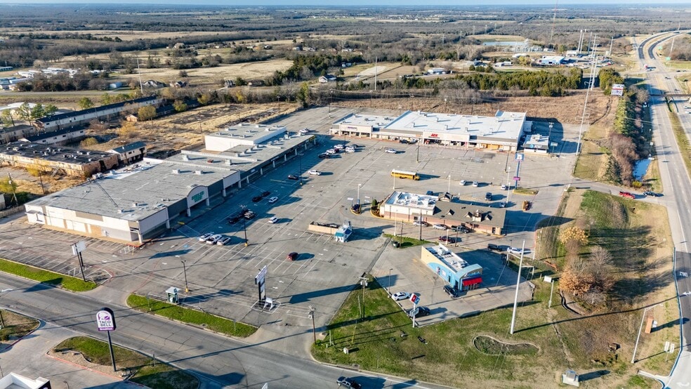 2701 State Highway 50, Commerce, TX for lease - Building Photo - Image 1 of 17