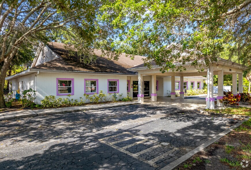 374 Scott Ave, Sarasota, FL 34243