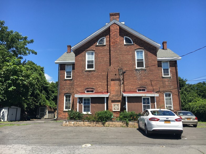219-225 Newkirk St, Kingston, NY for sale - Building Photo - Image 1 of 1