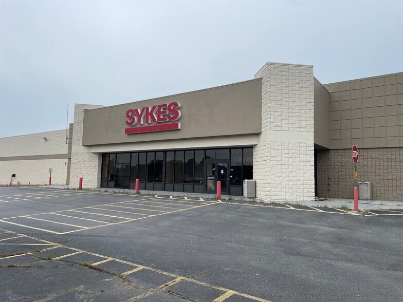 1601 Highway 270, Malvern, AR 72104 River Park Plaza