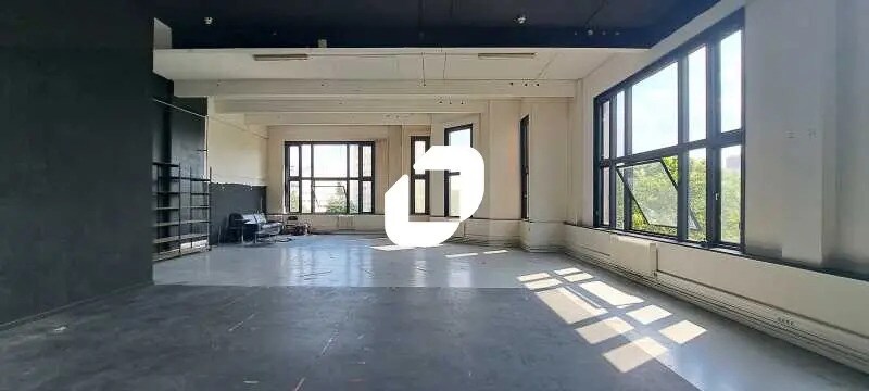 Flex in Paris for lease - Building Photo - Image 1 of 29