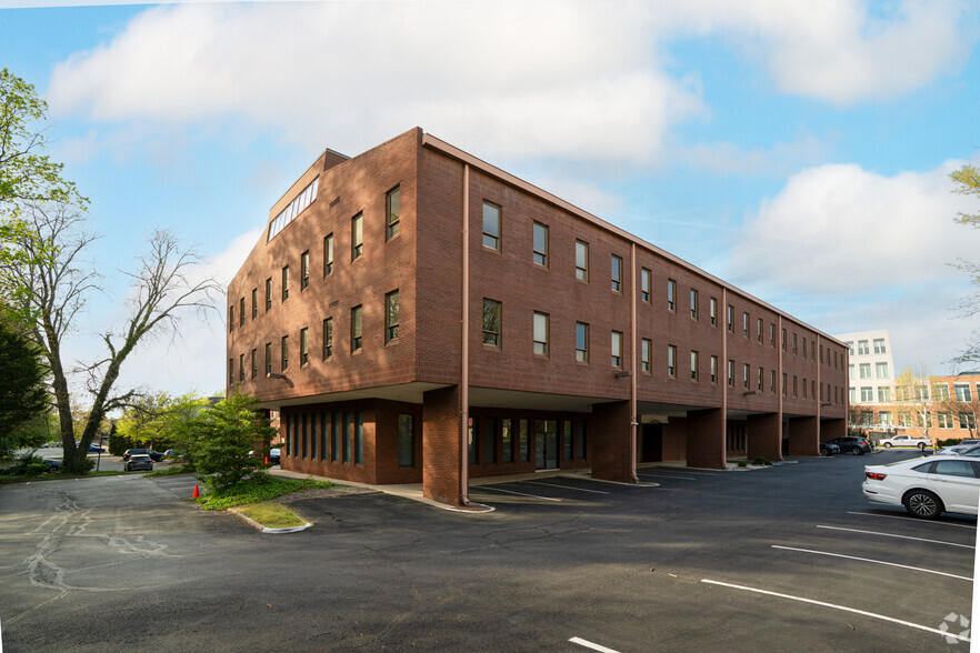 10505 Judicial Dr, Fairfax, VA for lease - Building Photo - Image 3 of 17