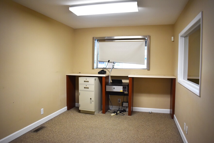 256 Hospital St, Mocksville, NC for lease - Building Photo - Image 3 of 14