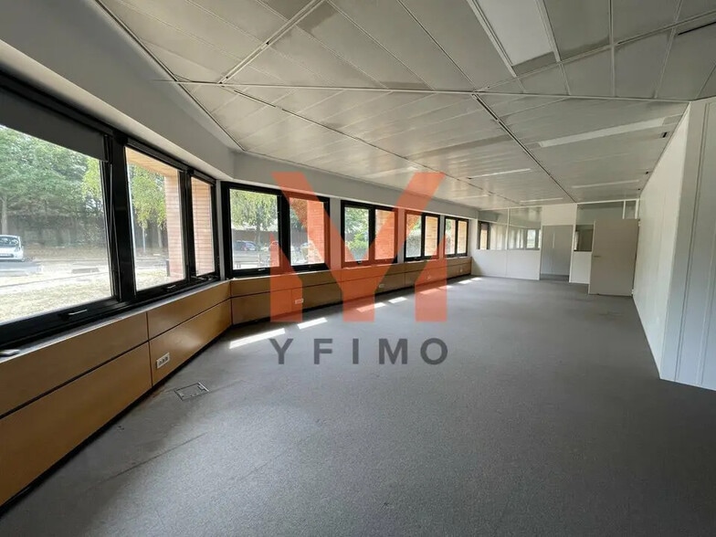 Office in Le Pecq for lease - Interior Photo - Image 3 of 13