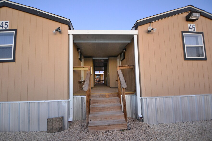 301 S Gardner Ave, Wink, TX 79789