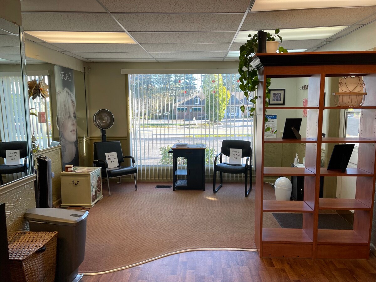 1201 Bay Rd, ster, NY 14580