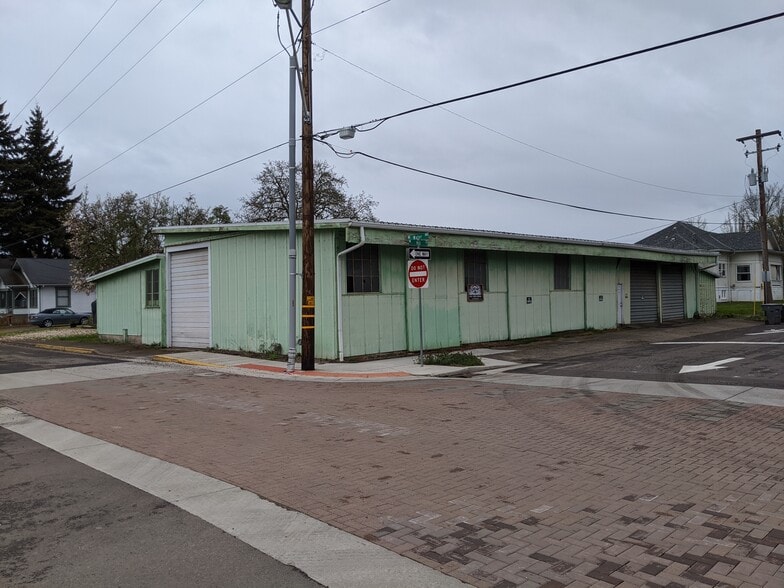 135 NE Hill St, Albany, OR 97321