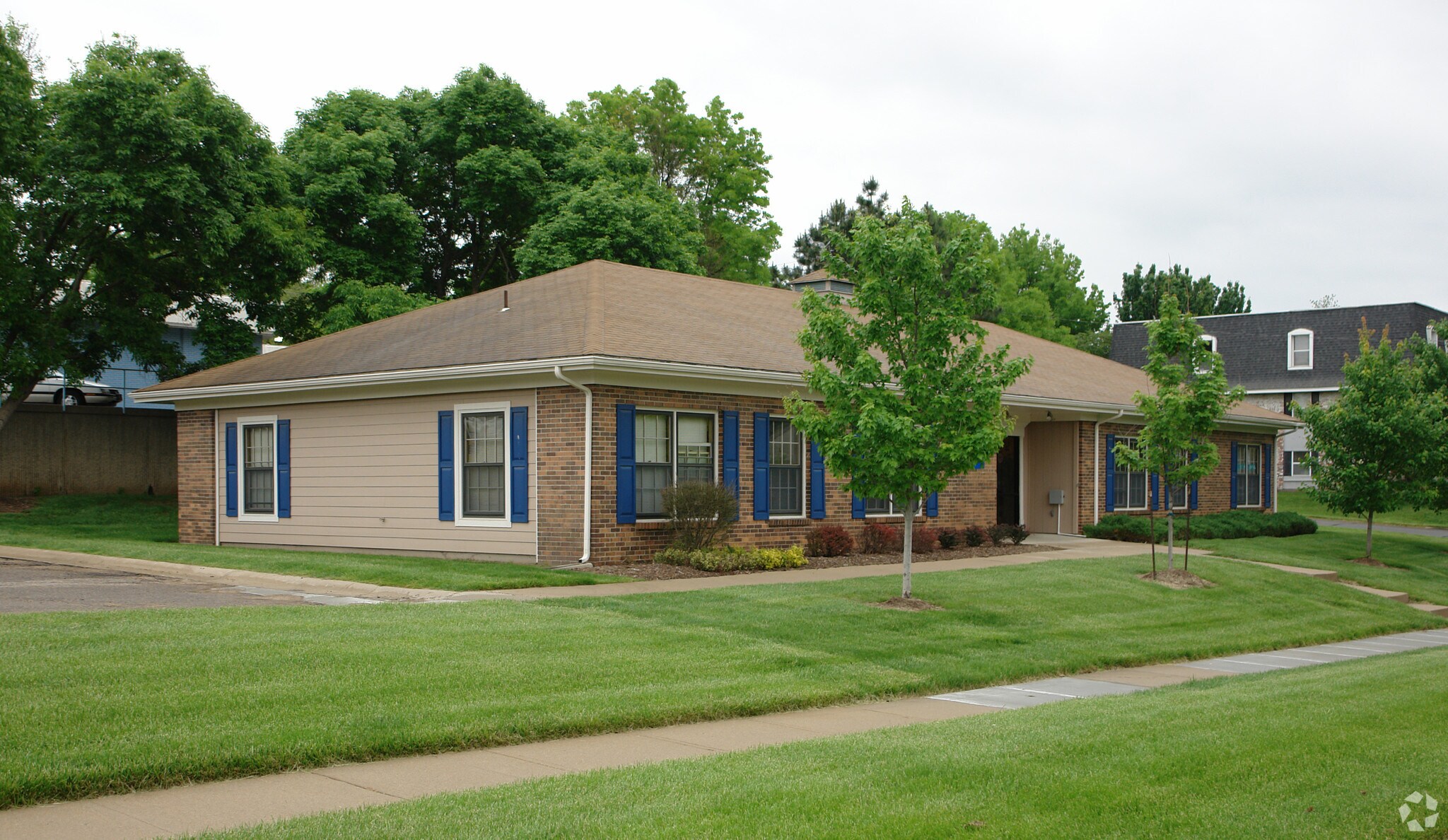 1026 Westdale Rd, Lawrence, KS for sale Primary Photo- Image 1 of 1