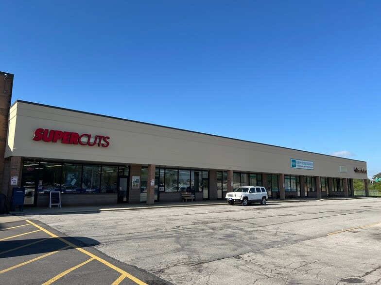 2028 E Harbor Rd, Port Clinton, OH for lease - Building Photo - Image 1 of 5