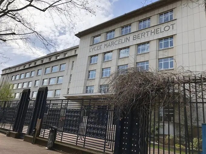 Retail in Saint-Maur-des-Fossés for lease - Building Photo - Image 2 of 3