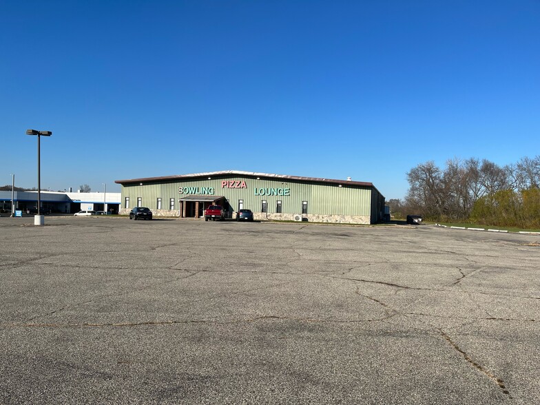 1702 State Road 163, Clinton, IN for sale - Primary Photo - Image 1 of 1