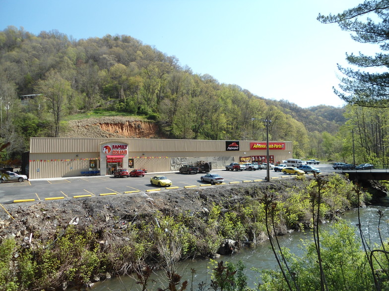 715-1021 Virginia Ave, Welch, WV for lease - Building Photo - Image 1 of 4