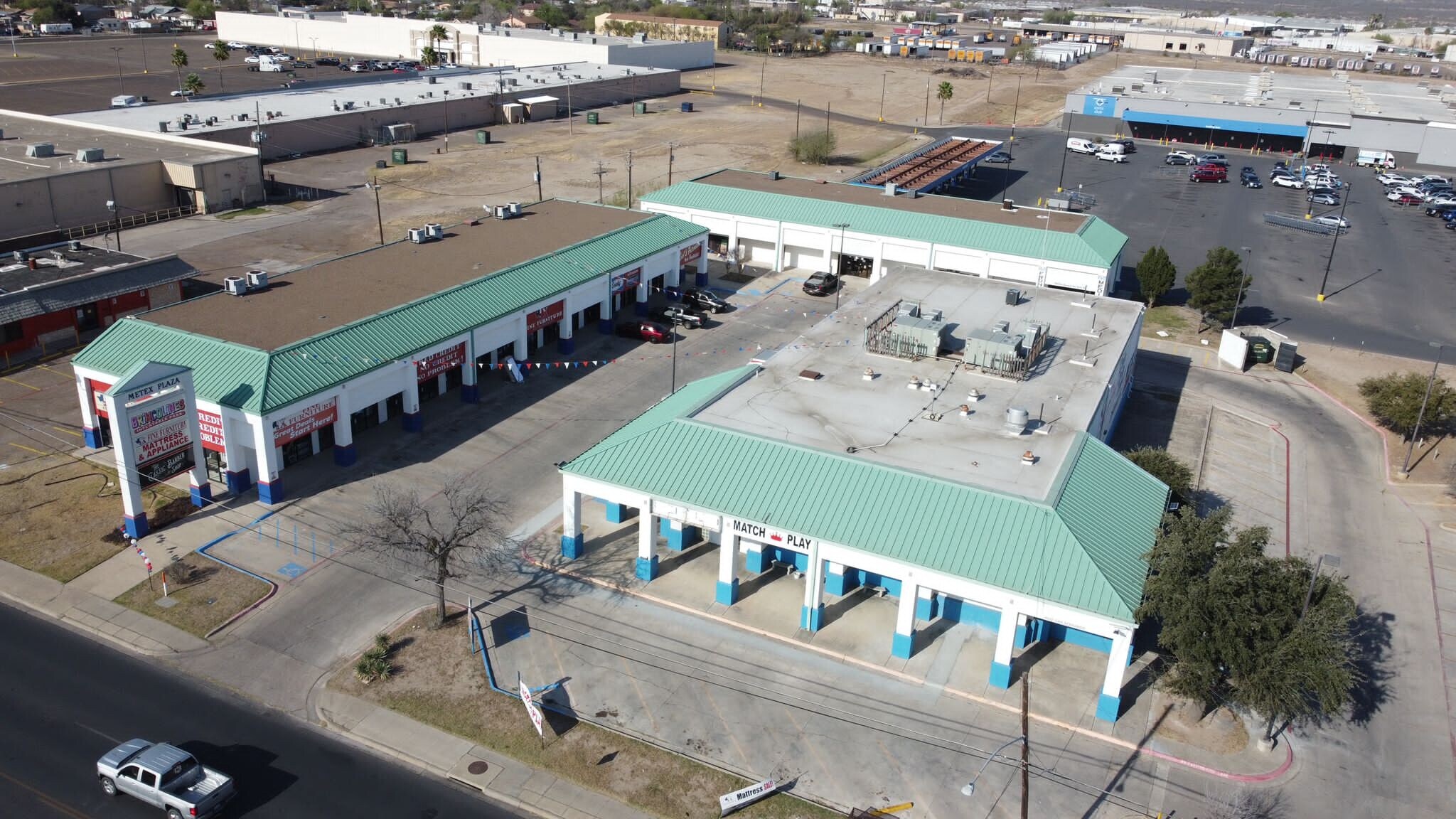 4610 San Bernardo Ave, Laredo, TX for lease Building Photo- Image 1 of 5