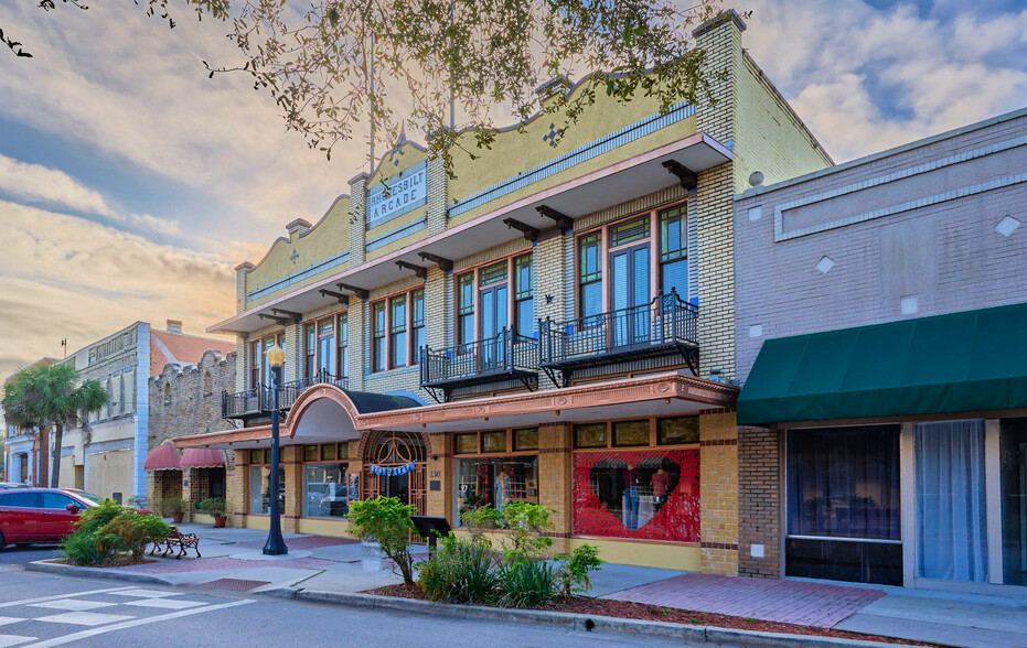 230 E Park Ave, Lake Wales, FL for sale - Building Photo - Image 1 of 1