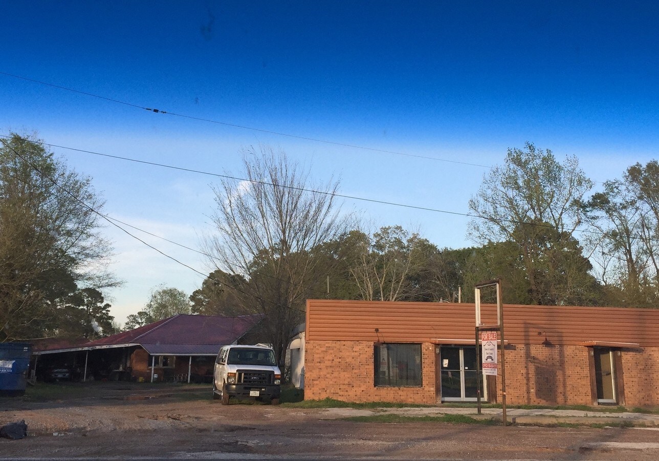 1001 Tenaha St, Center, TX 75935