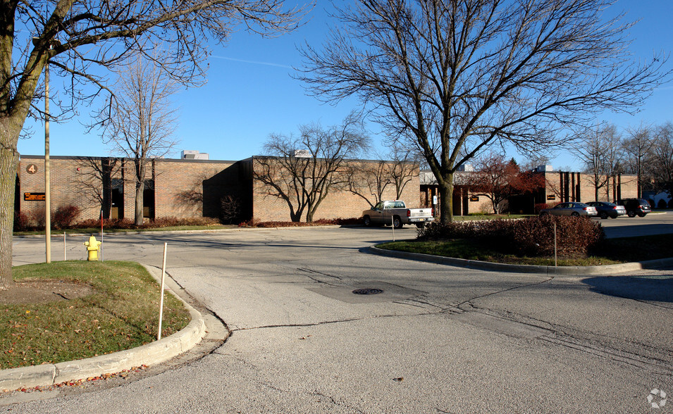 245 W Roosevelt Rd, West Chicago, IL for lease - Building Photo - Image 3 of 6