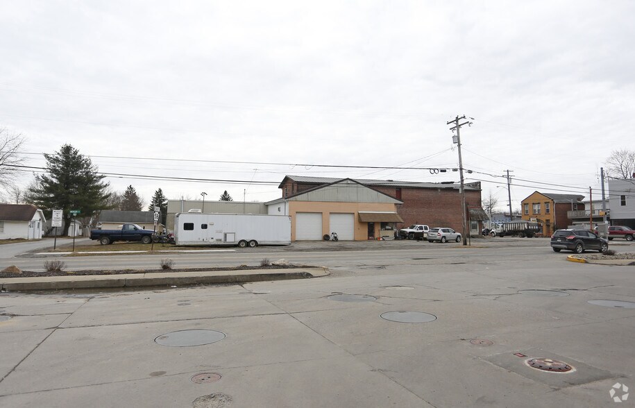 101 S Main St, Harrisville, PA for lease - Building Photo - Image 2 of 14