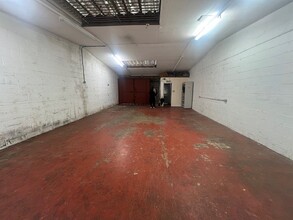 Queen St, London for lease Interior Photo- Image 1 of 3