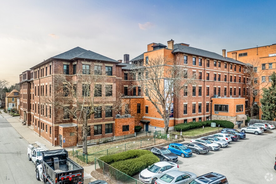 901-907 West St, Pittsburgh, PA for lease - Building Photo - Image 1 of 30