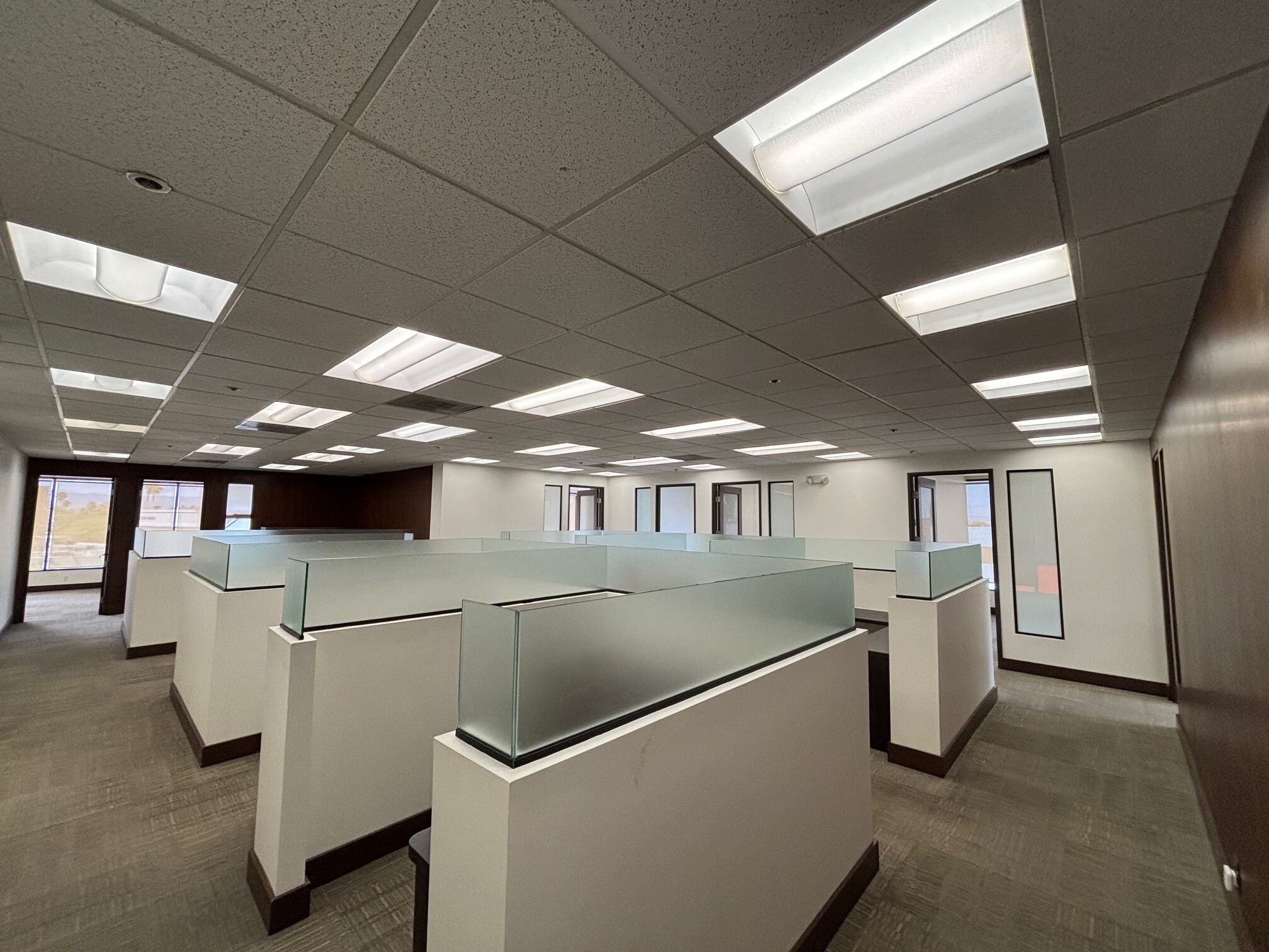 18801 Ventura Blvd, Tarzana, CA for lease Interior Photo- Image 1 of 5