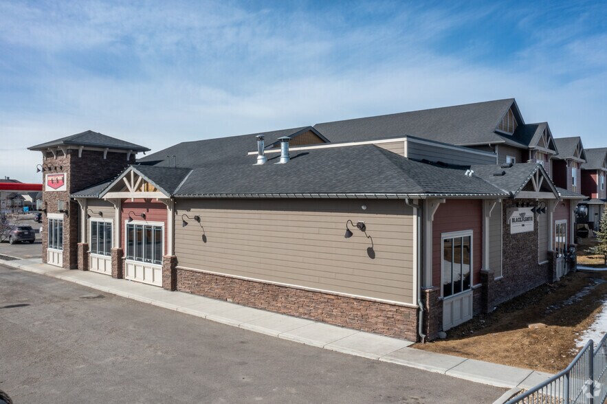 101 Sunset Dr, Cochrane, AB for sale - Building Photo - Image 3 of 11