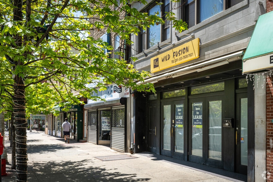 313 Grove St, Jersey City, NJ for lease - Building Photo - Image 3 of 3